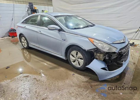 2013 Hyundai Sonata Hybrid z USA, uszkodzony, nr VIN KMHEC4A42DA086638
